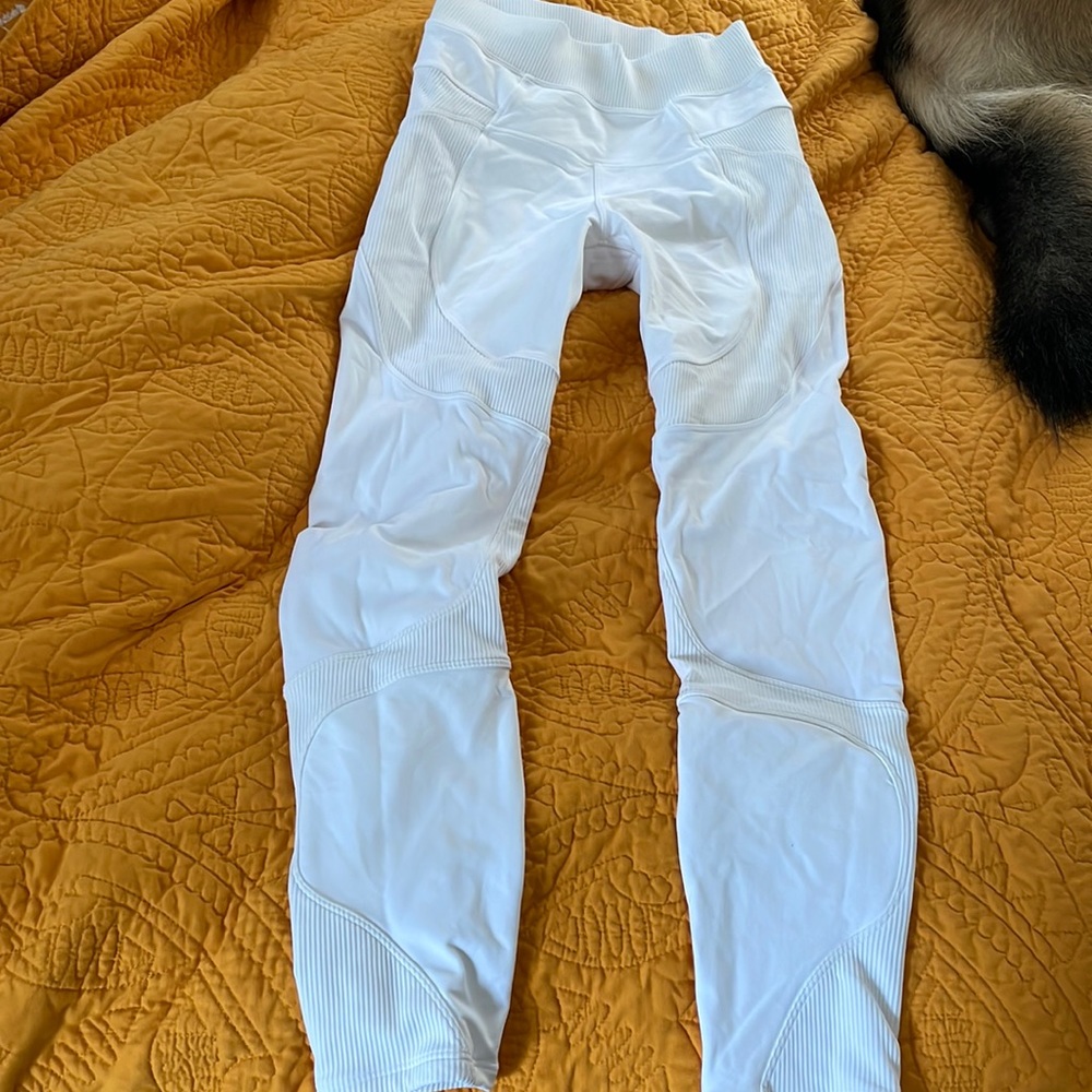 Lululemon pants size 4